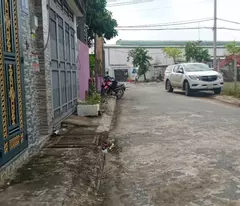 Bán lô đất mặt tiền đường Chợ buôn bán cực tốt 150m2, sổ sẵn, giá chỉ 800tr