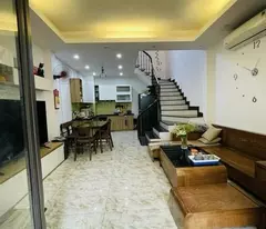BÁN NHÀ NGỌC THUỴ, NHÀ DÂN XÂY 5T, 37M², 5 TỶ, FULL ĐỒ, NHÀ ĐẸP, Ô TÔ ĐỖ CỔNG
