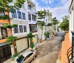 GẤP BÁN NHÀ KHU VIP, PHÚ HỮU, QUẬN 9, DT 53M2, 3 TẦNG, GIẢM 700Tr CÒN 5.1 TỶ