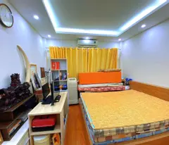 Nhà đẹp Lạc Long Quân - Ngõ thông gần phố - 5 tầng - Nhỉnh 6 tỷ