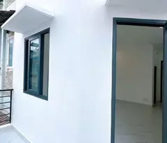 Hẻm xe hơi cách Mặt tiền 20 m 
Ngang 3.6x 8 đúc xây mới 3 tấm Q4
Hơn 4 tỷ xx