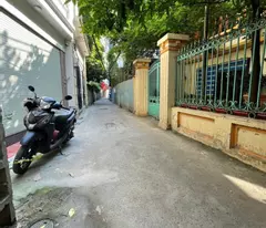 Bán nhà biệt thự 169m vuông mt 8 m giá chỉ 130tr 1m .ô tô đỗ cửa. Giá mua đầu tư hoặc phân lô
