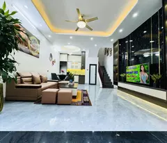 NHÀ 5 TẦNG YÊN HÒA, 45M2, MT 5M, NGÕ NÔNG, NỘI THẤT ĐẸP, Ở NGAY. 8,5 TỶ