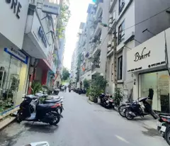 BÁN NHÀ MẶT PHỐ ĐẶNG VĂN NGỮ, ĐỐNG ĐA. 31M2 5 TẦNG, KINH DOANH VÔ CÙNG SẦM UẤT, GIÁ TRONG NGÕ.