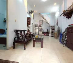Ngay THPT Nguyễn Trung Trực - Hẻm 4m - (5.5 x 8.5)m - 3 Phòng ngủ