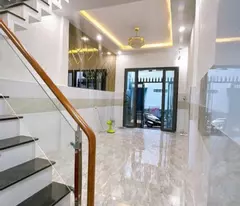 SÁT MẶT TIỀN HẺM XE HƠI 🚗
NGANG 3.1 NỞ HẬU 4 M DÀI 13 M
2,5 T Q4 CHỈ 95 TRIỆU M