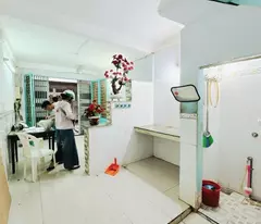 Hẻm xe hơi cách mặt tiền 15 m
Hoàng diệu Q4 
Ngang 3x 7 m