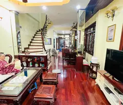 BÁN NHÀ TRẦN QUỐC HOÀN CẦU GIẤY NGÕ NÔNG PHÂN LÔ VIP 3 MẶT THOÁNG Ô TÔ TRÁNH 18,5 TỶ