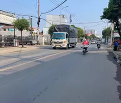 NGỘP SÂU, GẤP NHÀ 3 TẦNG (10X14M) HXH SÁT MẶT TIỀN LÊ VĂN KHƯƠNG, Q12.