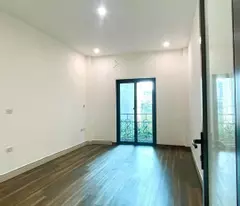 Bán nhà 5 tầng xây mới ,ngõ nông, ô tô gần 32m2 hơn 3 tỷ.