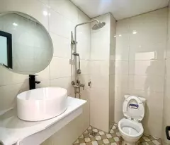 Bán nhà 5 tầng xây mới ,ngõ nông, ô tô gần 32m2 hơn 3 tỷ.