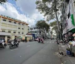 CHO THUÊ NHÀ NGUYÊN CĂN MẶT TIỀN TẠI NGUYỄN TRÃI, PHƯỜNG 8, QUẬN 5, HCM, GIÁ LÀ 80 TR/THÁNG