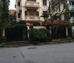 Cho thuê 3 căn biệt thự khu đô thị Linh Đàm, 300m2, 4 tầng, kinh doanh, làm văn phòng
