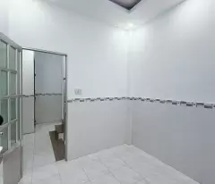 Sát mặt tiền hẻm xe hơi Q4
Ngang 6 Dài 3,65m 
Đúc bê tông 4 tấm 

HƠN 2,7 TỶ Q4
