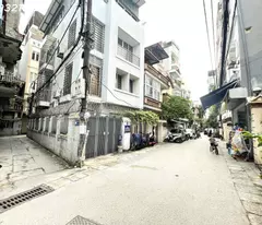 Bán Nhà Mặt Phố Hoa Bằng, Cầu Giấy, Diện Tích 60m2, 4 Tầng, Gía Đầu Tư Cực Ngon, Nhỉnh 9 Tỷ.