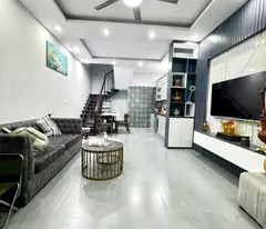 Bán nhà phố Dương Văn Bé, Hai Bà Trưng 44m, 5 tầng. Giá: 7.8 tỷ