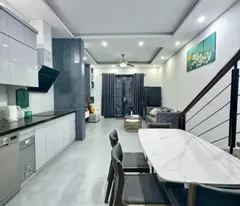 Bán nhà phố Dương Văn Bé, Hai Bà Trưng 44m, 5 tầng. Giá: 7.8 tỷ
