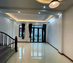 Bán Gấp Nhà Mới Xây - TT Chúc Sơn - Ô Tô Cách 10m - Nhận Nhà Ở Luôn
