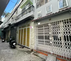 Ngay Trường THPT Nhân Trí - Hẻm 3.5m - (3.2 x 9)m - BTCT 3 Tầng