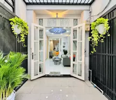 Ngay Công viên Phường 11 - Hẻm 3m, 20m ra mặt tiền - 3 Tầng BTCT