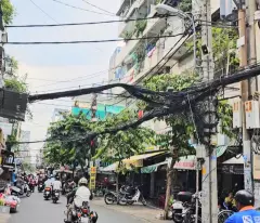 Sát mặt tiền Q4 có 30 m 
hẻm ngang 3,5m 

Nhà Ngang 3,1x 9,5 m 
Đúc, 4 tấm hơn 4 tỷ