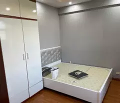 tôi cần bán  nhà lô góc ô tô đỗ cửa 5 tầng giá chỉ 6,2 tỷ ngay trung tâm chợ hà đông tiện ích ngập
