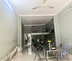 Mặt tiền Ngang 4 x 21 ĐÚC 4TẤM  Q4 có 200 triệu m 
vay bank 70% sát Q1,2...1 phút
