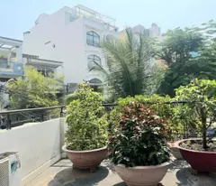 Mặt tiền Ngang 4 x 21 ĐÚC 4TẤM  Q4 có 200 triệu m 
vay bank 70% sát Q1,2...1 phút