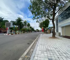 Bán nhà Nguyễn Bặc, trung tâm, gara ô tô, full nội thất, gần hồ, 85m, 4 tầng, MT 7.2m, giá không