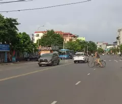 Tôi cần bán mảnh đất mặt đường Ỷ Lan diện tích 98,5 mét vuông