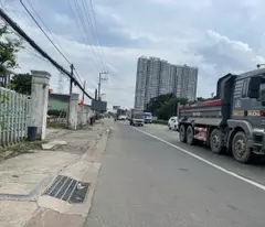 Nhà mặt tiền quốc lộ 13, kề ngả tư Bình Phước giảm còn 46tr/m2