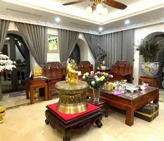 Bán biệt thự Tân Cổ Điển, trung tâm Cầu Giấy, 179m2 5 tầng lô góc 3 mặt thoáng