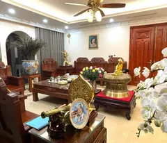 Bán biệt thự Tân Cổ Điển, trung tâm Cầu Giấy, 179m2 5 tầng lô góc 3 mặt thoáng
