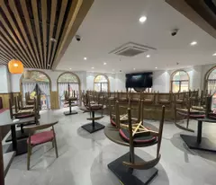 Cho thuê nhà mặt phố Ngũ Xã, lô góc hai mặt tiền 20m, Diện tích 90m2 x3 tầng thông sàn, thang máy