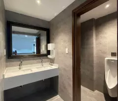 Cho thuê nhà mặt phố Ngũ Xã, lô góc hai mặt tiền 20m, Diện tích 90m2 x3 tầng thông sàn, thang máy