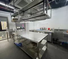 Cho thuê nhà mặt phố Ngũ Xã, lô góc hai mặt tiền 20m, Diện tích 90m2 x3 tầng thông sàn, thang máy