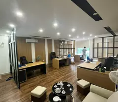 Cho thuê siêu phẩm phố Xuân La, 78m2x 7 tầng, thông sàn, thang máy, nội thất xịn