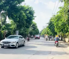 Nhà MT kinh doanh - Lê Văn Thịnh - 182m2 -nở hậu -2 tầng -cho thuê 20 tr