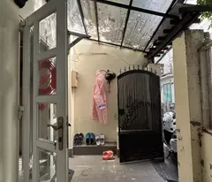 Chính chủ gửi Bán nhà mặt tiền cực rộng , cách sát mặt tiền Cách Mạng Tháng Tám 5m P15 Q10 . Hẻm
