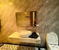 Nhà 4 tầng gần Nguyễn Duy Trinh MT kinh doanh,122m2 ,8PN , ô tô ngủ, HC
