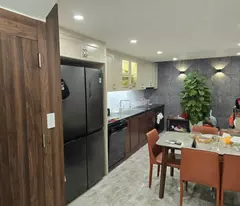 Ô tô đỗ cửa – full nội thất – khu vực vip toàn tướng tá quân đội tại đường Láng