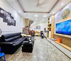 BÁN NHÀ 5 TẦNG TRUNG TÂM CẦU GIẤY, 54M2, NGÕ THÔNG, 2 THOÁNG, NỘI THẤT XỊN. 8,6 TỶ
