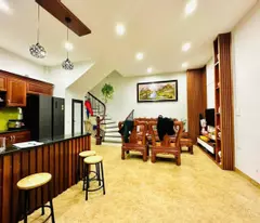CÁN BỘ NHÀ NƯỚC BÁN NHÀ 99 M2 MẶT HỒ TRUNG KÍNH - KINH DOANH - Ô TÔ TRÁNH - GIÁ CHỈ 2X TỶ
CHÚ
