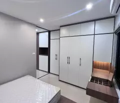 Chính chủ cho thuê căn 1N1K 50m đầu ngõ 140 Trần Duy Hưng. có ban công và máy giặt riêng