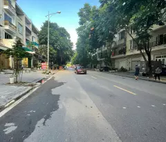 Thiện chí bán gấp liền kề trục chính khu đô thị Văn Phú, Hà Đông, vị trí kinh doanh, văn phòng.