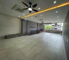 Cho thuê mặt bằng MT đường 2 Tháng 9 mới đẹp có điều hòa trống suốt