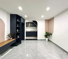 SÁT MẶT TIỀN - SÁT QUẬN 1 - NGAY HÀNG XANH - SỔ NỞ HẬU - NHÀ MỚI ĐẸP