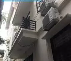 Cần BÁN GẤP nhà 5 tầng MP Hoàng Quốc Việt DT  69m2 giá chỉ NHỈNH 15 TỈ.