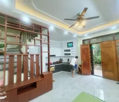 Bán gấp lô góc phố xốm mặt đường lớn kinh doanh đỉnh cao view hồ 3 ô tô tránh