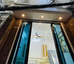 Nhà Đẹp 5 Tầng Ở Ngay, Phố Ngọc Khánh, Ba Đình, DT 50m2, MT 6m, Gần Ngay Ô Tô, Nhỉnh 9 Tỷ.